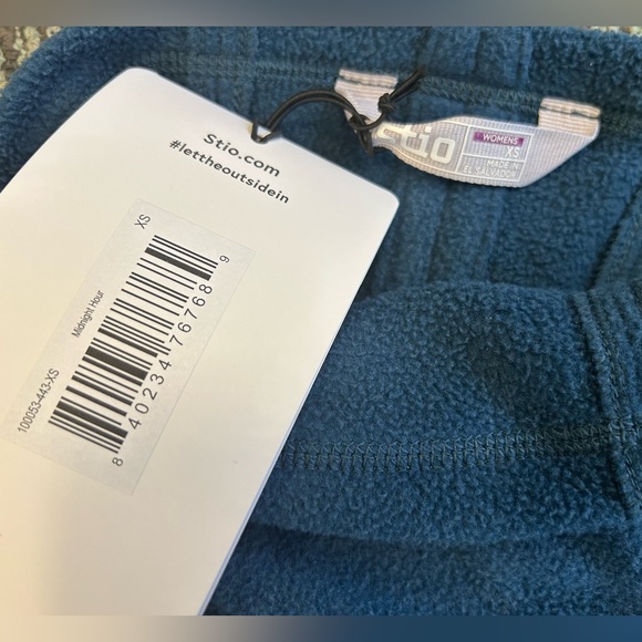 Stio Women’s Turpin Fleece Funnel Neck NWT - Picture 3 of 3